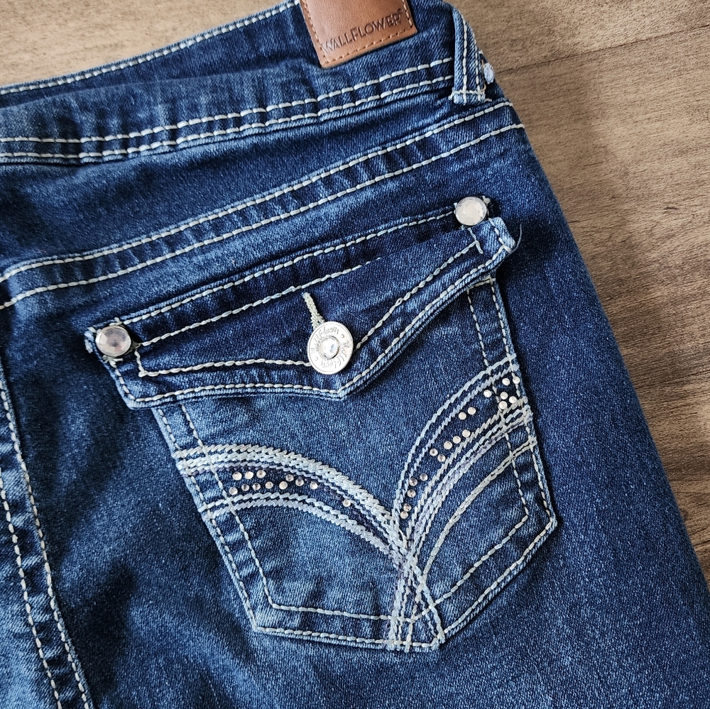 Wallflower Luscious Curvy Bootcut Blue Jean Size 7 - Picture 11 of 16